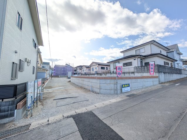 【間取り】 | リーブルガーデン.S吉岡町第13下野田ー① | 家族と自然に顔合わせできるリビングアクセス階段！
水回りを最短距離で結んだラクラク家事同線！
急な雨でも安心のインナーバルコニー！