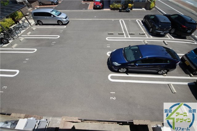 メルベーユの駐車場