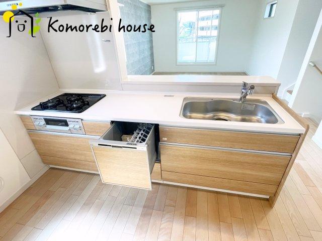 さいたま市北区奈良町　2期　新築一戸建て　グランドパティオ　のキッチン|キッチンでお料理をお楽しみください