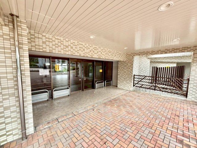 サンシティ貝塚五番館のエントランス|５番館共用エントランス