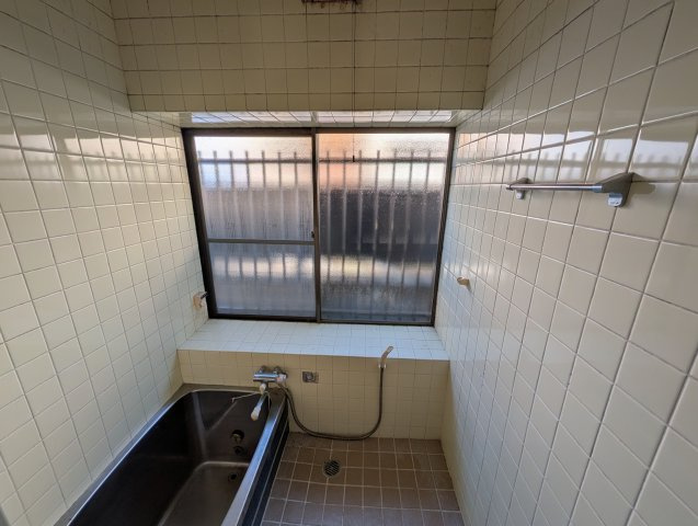 小郡市小郡売中古平屋建住宅の浴室|日々の暮らしに欠かせないお風呂です