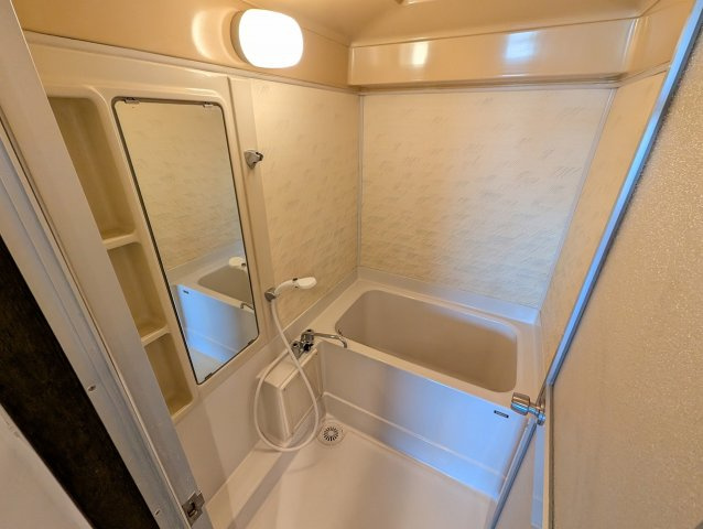 ロマネスク六ツ門の浴室