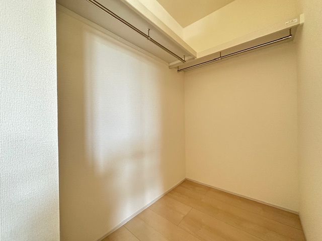 【新築戸建】　いわき市自由ヶ丘2期　全2棟　長期優良住宅の収納|1号棟写真　季節ごとの入れ替えが不要なウォークインクローゼットは、こたつや扇風機、またお絵描きや工作などお子様との思い出もたっぷり収納できます。