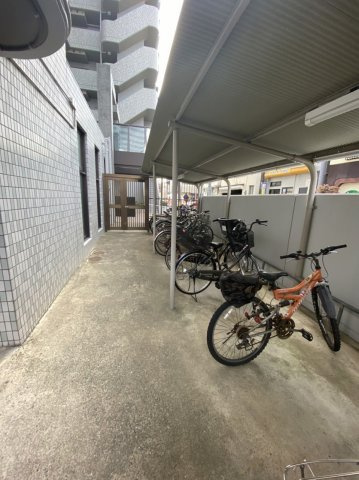 ライオンズマンション六ツ門第２の駐輪場