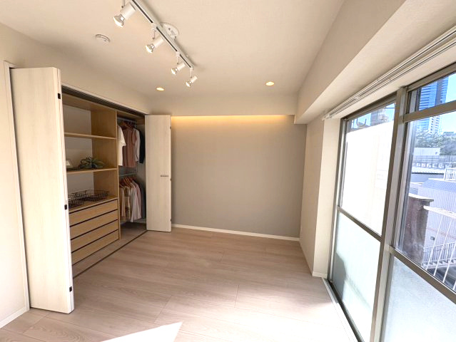 セントラル三田の洋室