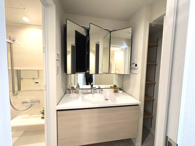 セントラル三田の独立洗面台