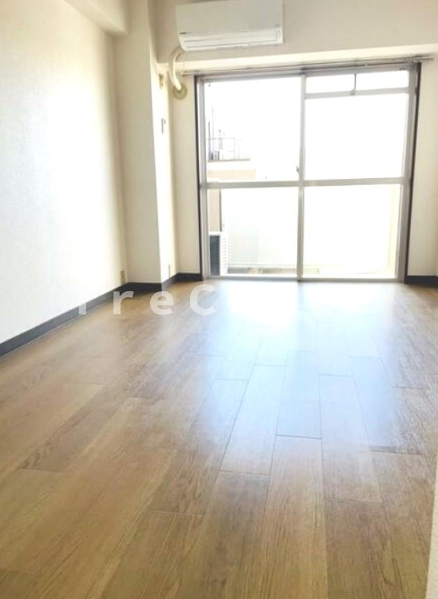 ジュネスIWATAの居間・リビング