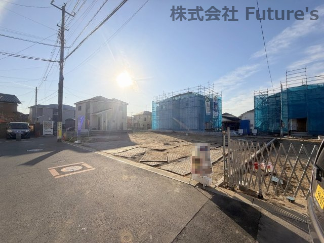 三郷市戸ケ崎　新築戸建　全2棟　A号棟の前面道路含む現地写真|前面道路含む現地写真です。