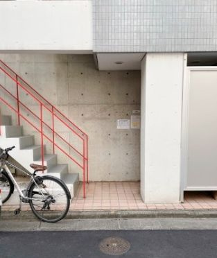 【エントランス】 | インペリアルビル | 毎日通るエントランスはこのようになっています