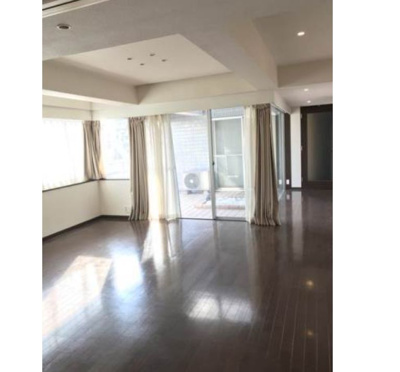 【居間・リビング】 | インペリアルビル | ゆったりとした居間です