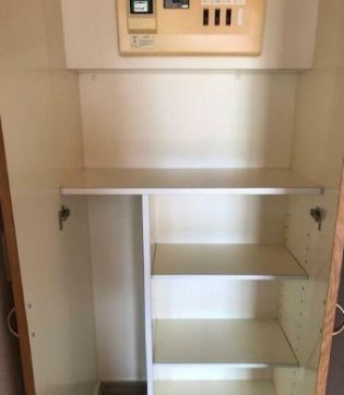 【玄関】 | インペリアルビル | 明るい玄関です