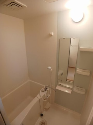 【浴室】 | エル・クレール | コンパクトで使いやすいお風呂です