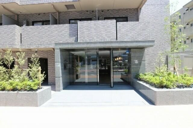 ルーブル大島弐番館のエントランス