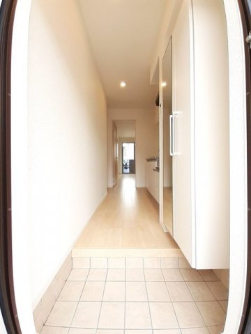 ファミーユ　Ａの玄関