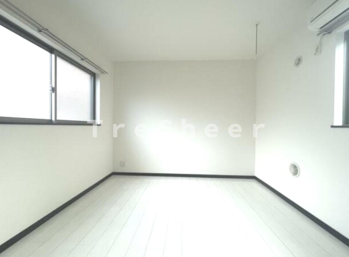 アヴニール泉の居間・リビング