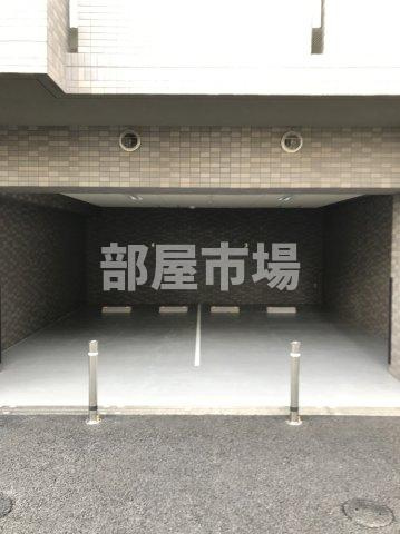 ルーブル住吉弐番館の駐車場