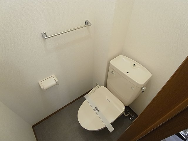 エスポワールのトイレ|温水洗浄便座付きのトイレ