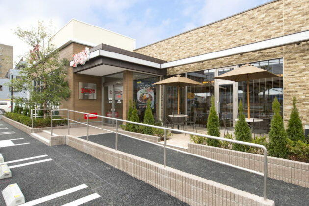 デニーズ篠崎店まで740m
