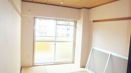 アミカル高橋の居間・リビング|南側和室6帖