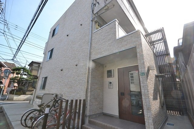 豊島区池袋３丁目の賃貸マンションのエントランス