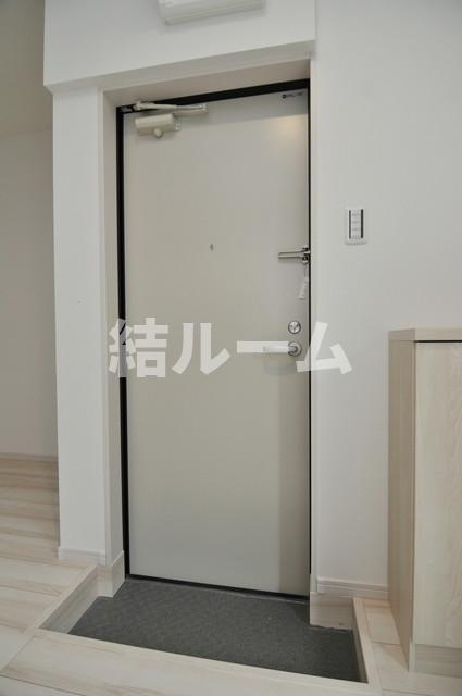 豊島区池袋本町１丁目のアパートの玄関