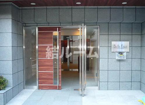 豊島区池袋本町１丁目の賃貸マンションのエントランス