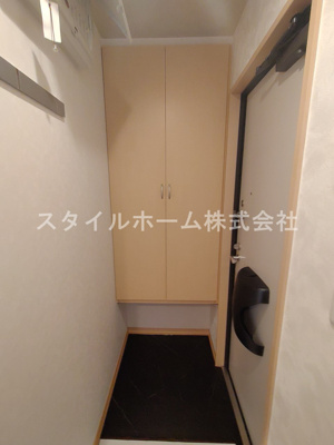 【玄関】 | リビングタウン下地Ｅ | イメージ写真です。