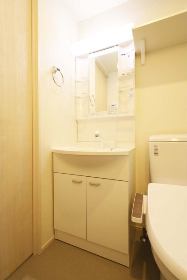 板橋区前野町２丁目のアパートの洗面所