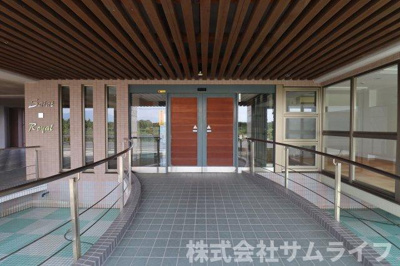 【エントランス】 | セントロイヤル