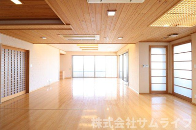 【居間・リビング】 | セントロイヤル