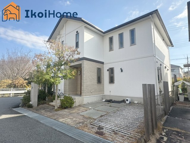 神戸市西区井吹台北町3丁目　中古戸建の駐車場|●年中無休：当日予約可●お車は並列で2台駐車可能です！自転車やバイクも置いていただけます！