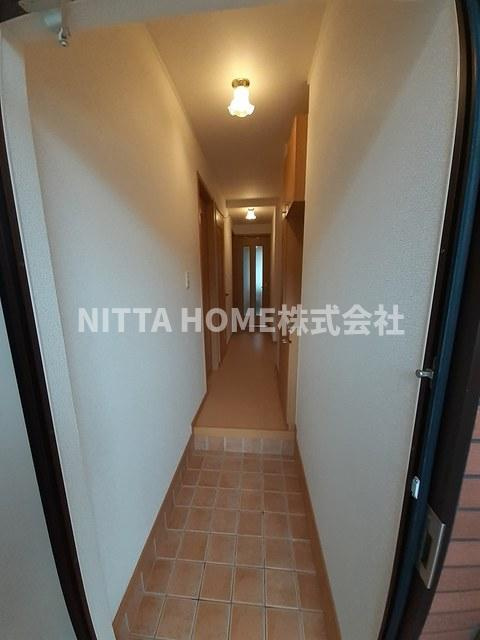 アルメールＢの玄関|十分なスペースの玄関です◆