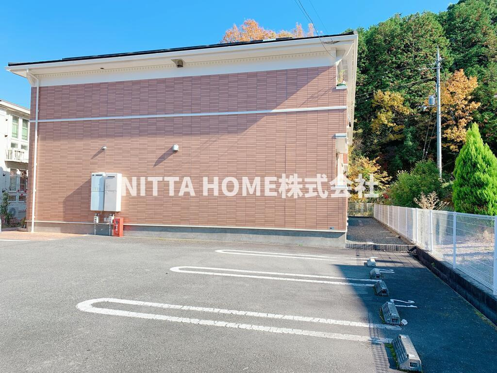 アルメールＢの駐車場|敷地内に駐車場も完備★