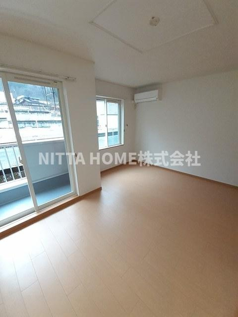 アルメールＢの居間・リビング|リビングは10.5帖です◇