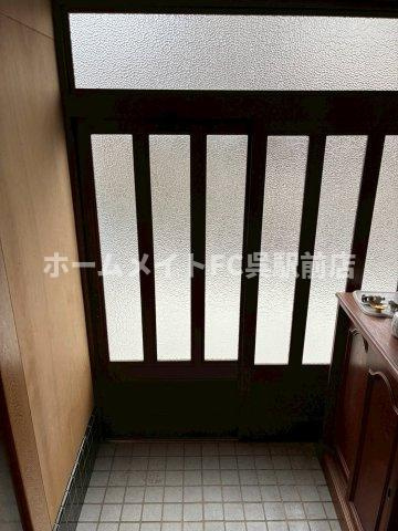  焼山中央3丁目貸家の玄関