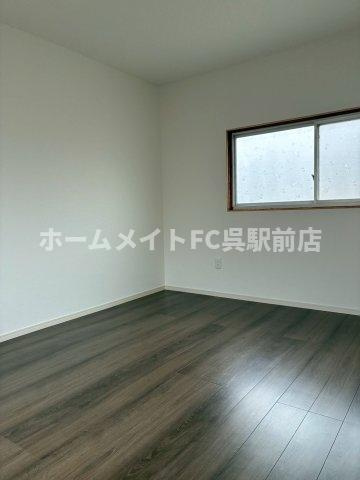  焼山中央3丁目貸家の洋室