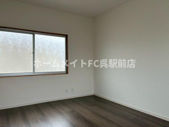  焼山中央3丁目貸家の洋室