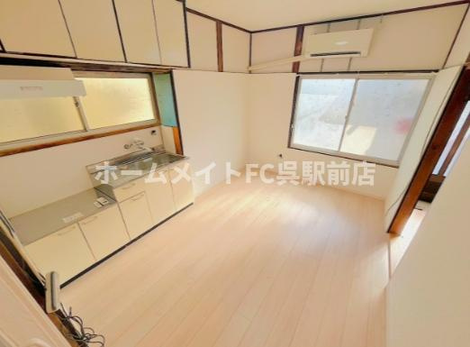  焼山中央3丁目貸家の居間・リビング