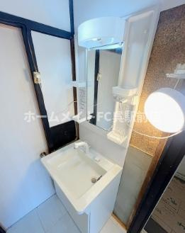  焼山中央3丁目貸家の独立洗面台