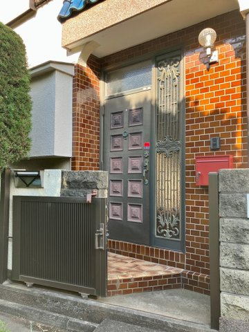 佐須町戸建のエントランス