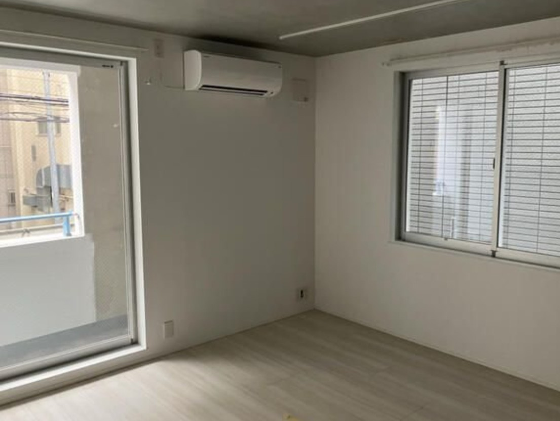 エヴァーグリーン西日暮里のバルコニー