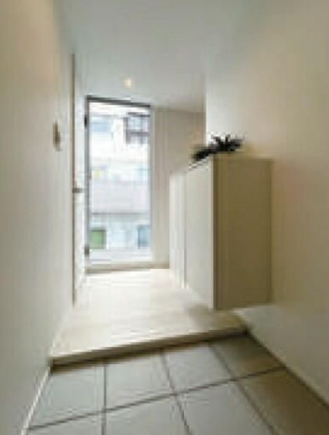 エヴァーグリーン西日暮里の玄関