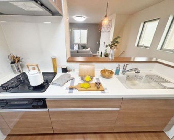 横浜市鶴見区大東町 中古戸建て【仲介手数料無料】のキッチン