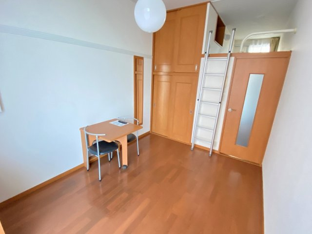 レオパレスプリステラＴＭの居間・リビング|使いやすい居間です