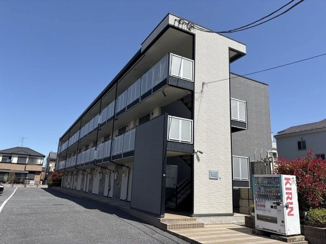 レオパレスアゼリアカーサの外観|外観は落ち着いています