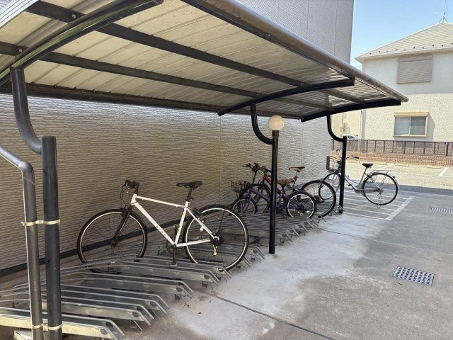 レオパレスアゼリアカーサのその他