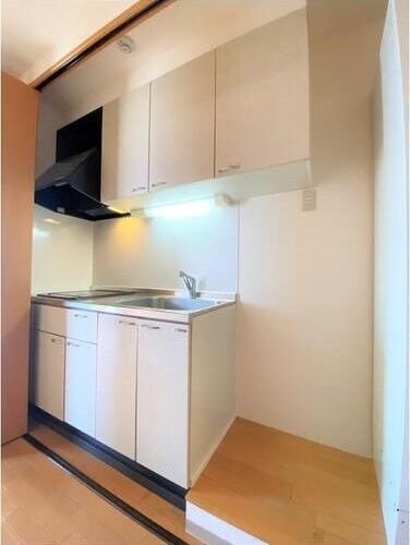 ラカーサ今里のキッチン