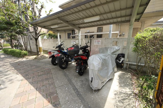 【駐輪場】 | ロワールマンションアール春日 | バイク駐輪場あり