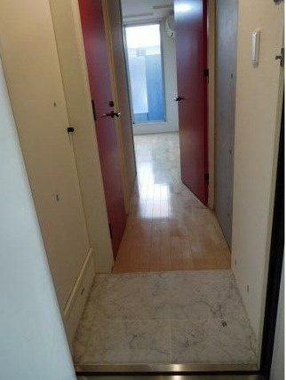 Branche用賀　礼金0　二面採光　宅配BOXの玄関