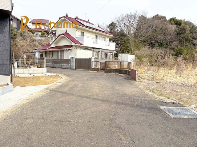 土浦市中高津2丁目　新築戸建て　A号棟の前面道路含む現地写真|堂々！建物完成♪実際のお部屋をご見学可能です♪
ご見学が一番の資料！お気軽にお問い合わせ下さい♪